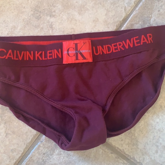Calvin Klein Underwear Set - Picture 3 of 6
